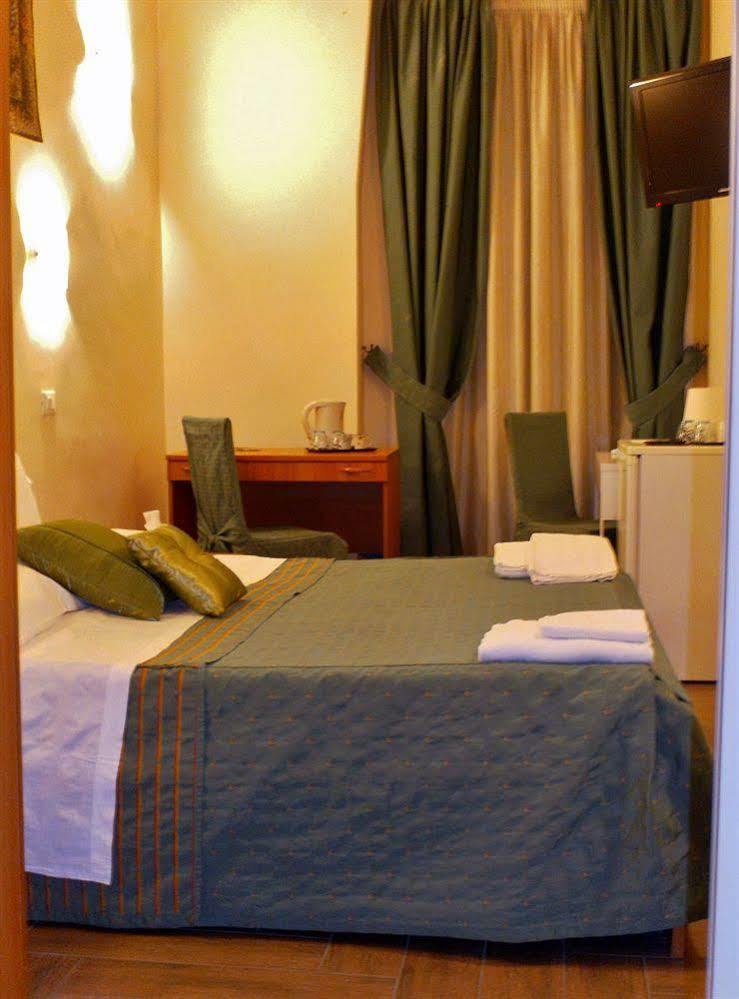 Napoleone Suite Рим Екстериор снимка